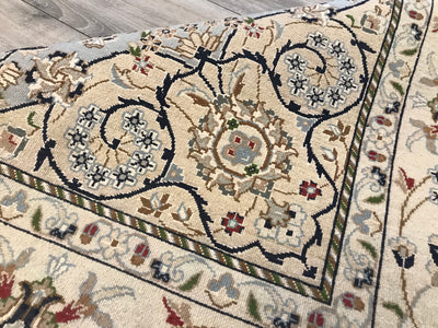 India Nain Hand Knotted Wool & Silk 6x 9